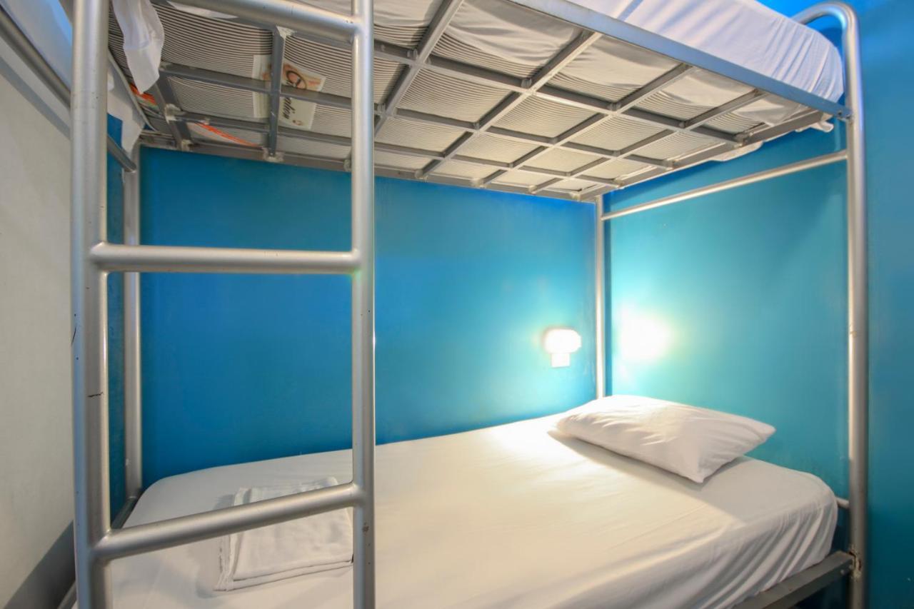 Oyo 1054 Phuket Backpacker Hostel Εξωτερικό φωτογραφία