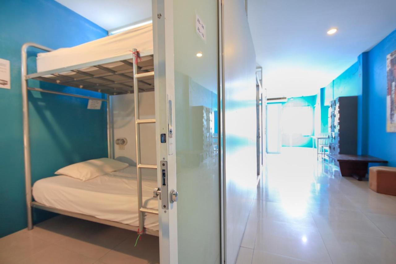 Oyo 1054 Phuket Backpacker Hostel Εξωτερικό φωτογραφία