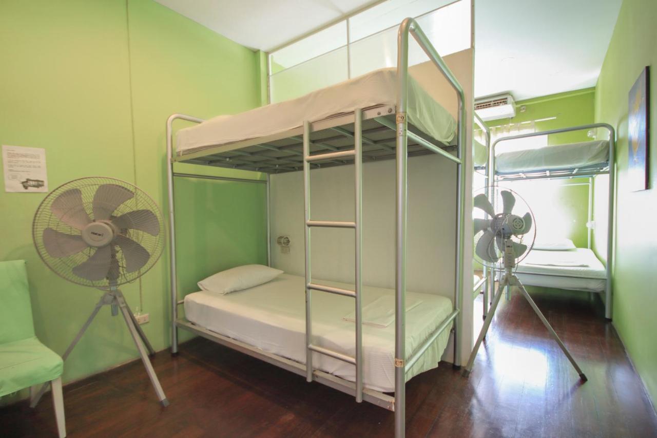 Oyo 1054 Phuket Backpacker Hostel Εξωτερικό φωτογραφία