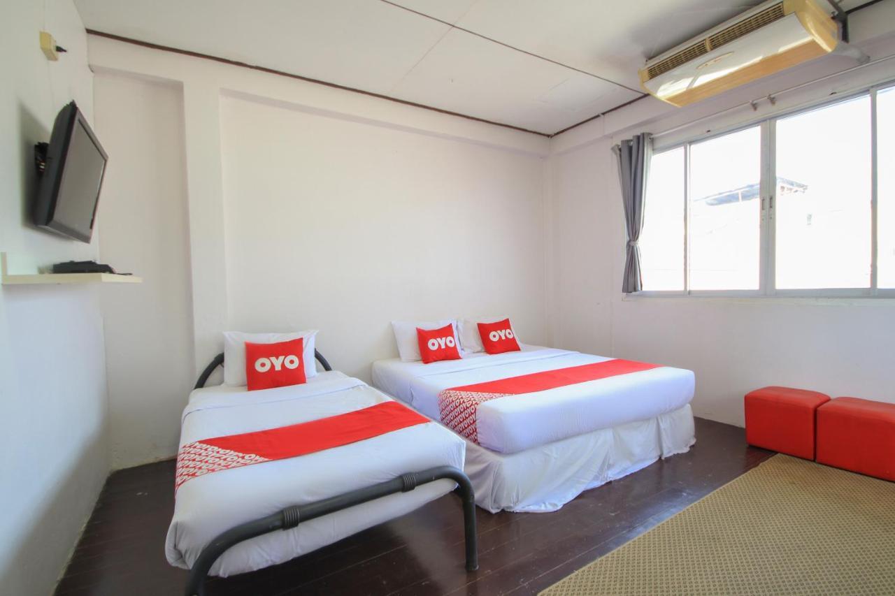 Oyo 1054 Phuket Backpacker Hostel Εξωτερικό φωτογραφία
