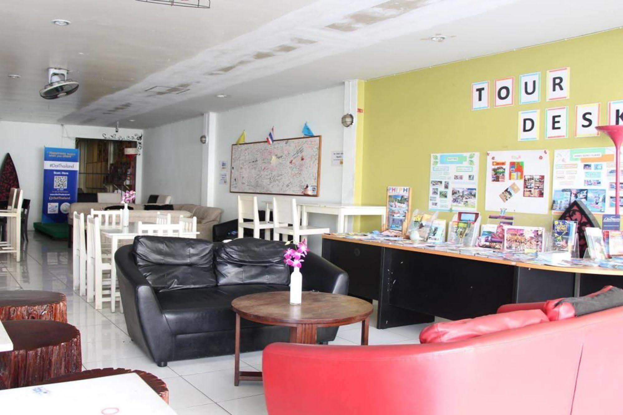 Oyo 1054 Phuket Backpacker Hostel Εξωτερικό φωτογραφία